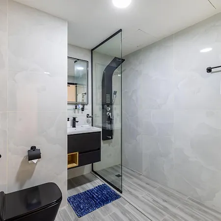Upgraded 3 Bedroom At Jbr With Jacuzzi Dubai Esterno foto