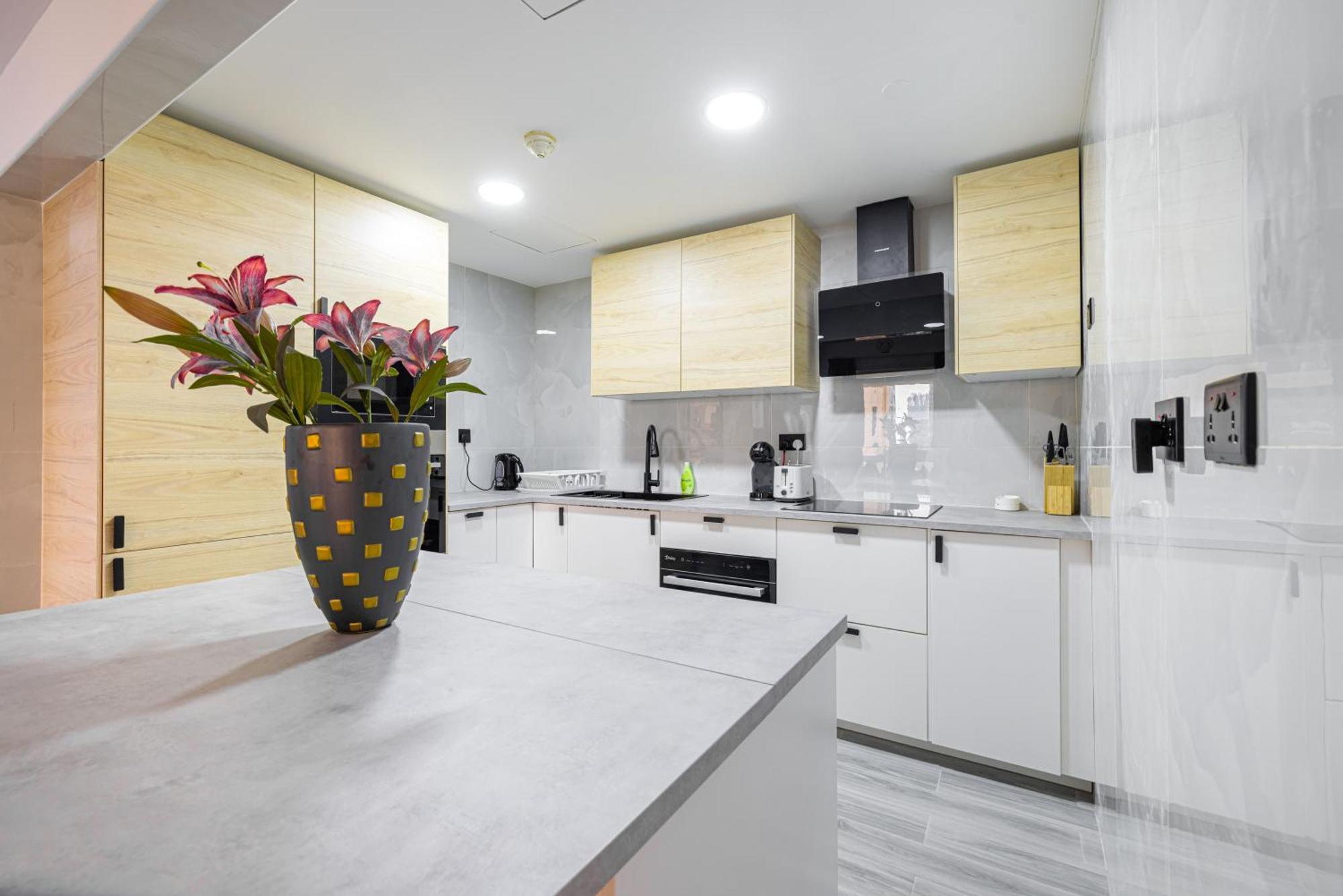 Upgraded 3 Bedroom At Jbr With Jacuzzi * Dubai